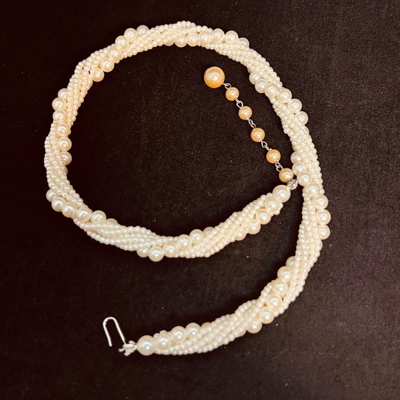 Vintage Twisted 6 Strand Faux Pearl Necklace And Clip On Earrings Set (3833) - Picture 7 of 10